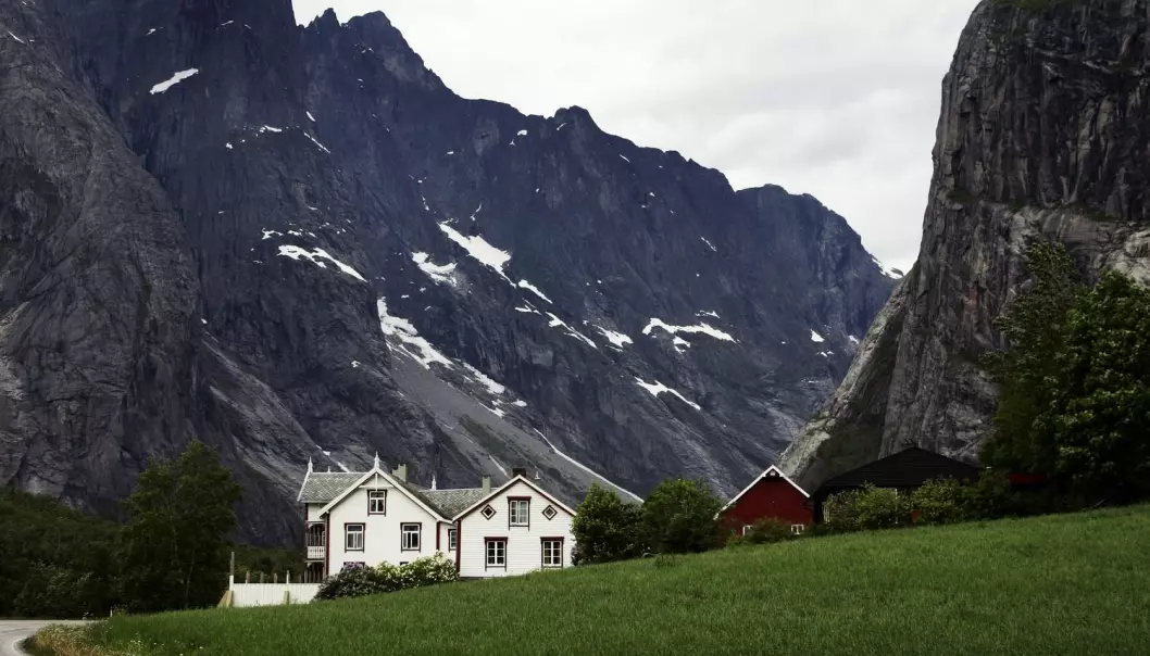 Halvparten av bøndene i en undersøkelse fra Møre og Romsdal var usikre på gårdens drift om ti år. Her fra Trollveggen i Romsdalen.  (Foto: Gorm Kallestad)