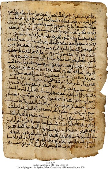 En av de eldste arabiske biblene ble funnet på 1800-tallet i det ortodokse Katarinaklosteret ved foten av Sinaifjellet i Egypt. Det ble antakelig skrevet i år 867. (Foto: Wikimedia Commons. Bildet er offentlig eiendom) En av de eldste arabiske biblene ble funnet på 1800-tallet i det ortodokse Katarinaklosteret ved foten av Sinaifjellet i Egypt. Det ble antakelig skrevet i år 867. (Foto: Wikimedia Commons. Bildet er offentlig eiendom)