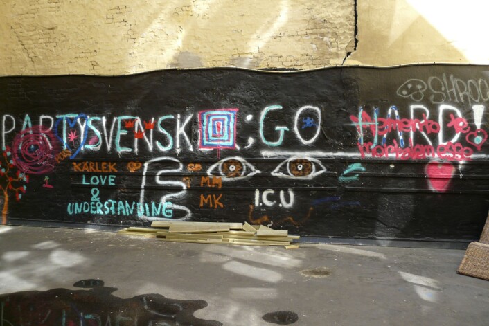 En motreaksjon til graffitien om partysvensker. «Go hard» oppfordrer svenskene til å stå på. (Foto: Ida Tolgensbakk) En motreaksjon til graffitien om partysvensker. «Go hard» oppfordrer svenskene til å stå på. (Foto: Ida Tolgensbakk)
