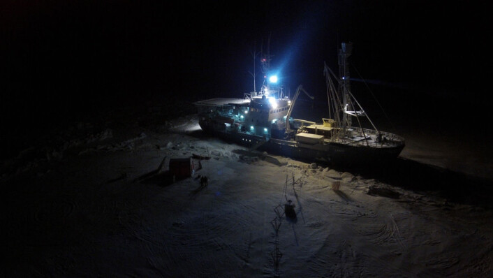 Varmebalansen i havet under isen er viktig for smeltingen. (Foto: Norsk Polarinstitutt) Varmebalansen i havet under isen er viktig for smeltingen. (Foto: Norsk Polarinstitutt)