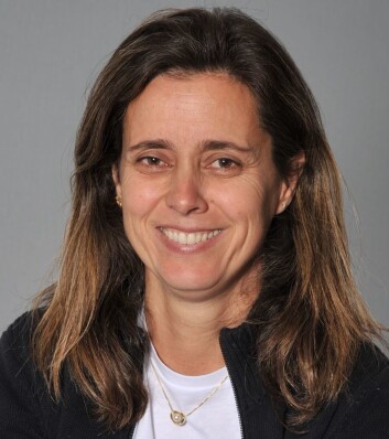 – Vaksinering mot én variant av bakterien kan gi rom for oppblomstring av en annen variant som vi ikke er vaksinert mot, sier Fernanda Petersen. (Foto: UiO) – Vaksinering mot én variant av bakterien kan gi rom for oppblomstring av en annen variant som vi ikke er vaksinert mot, sier Fernanda Petersen. (Foto: UiO)