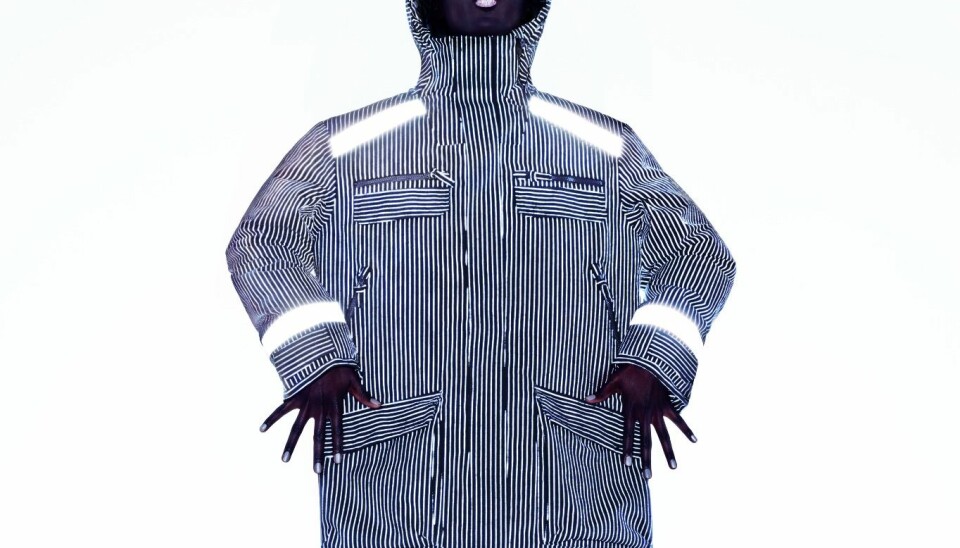 Moods of Norway-gründerne vil lage klær som gjør det kult å gå med refleks, og skal samarbeide med forskere og tekstilprodusenter for å gjøre klærne mer komfortable. Her er en variant fra høst/vinter 2013-kolleksjonen.  (Foto: Moods of Norway/Farmhouse)