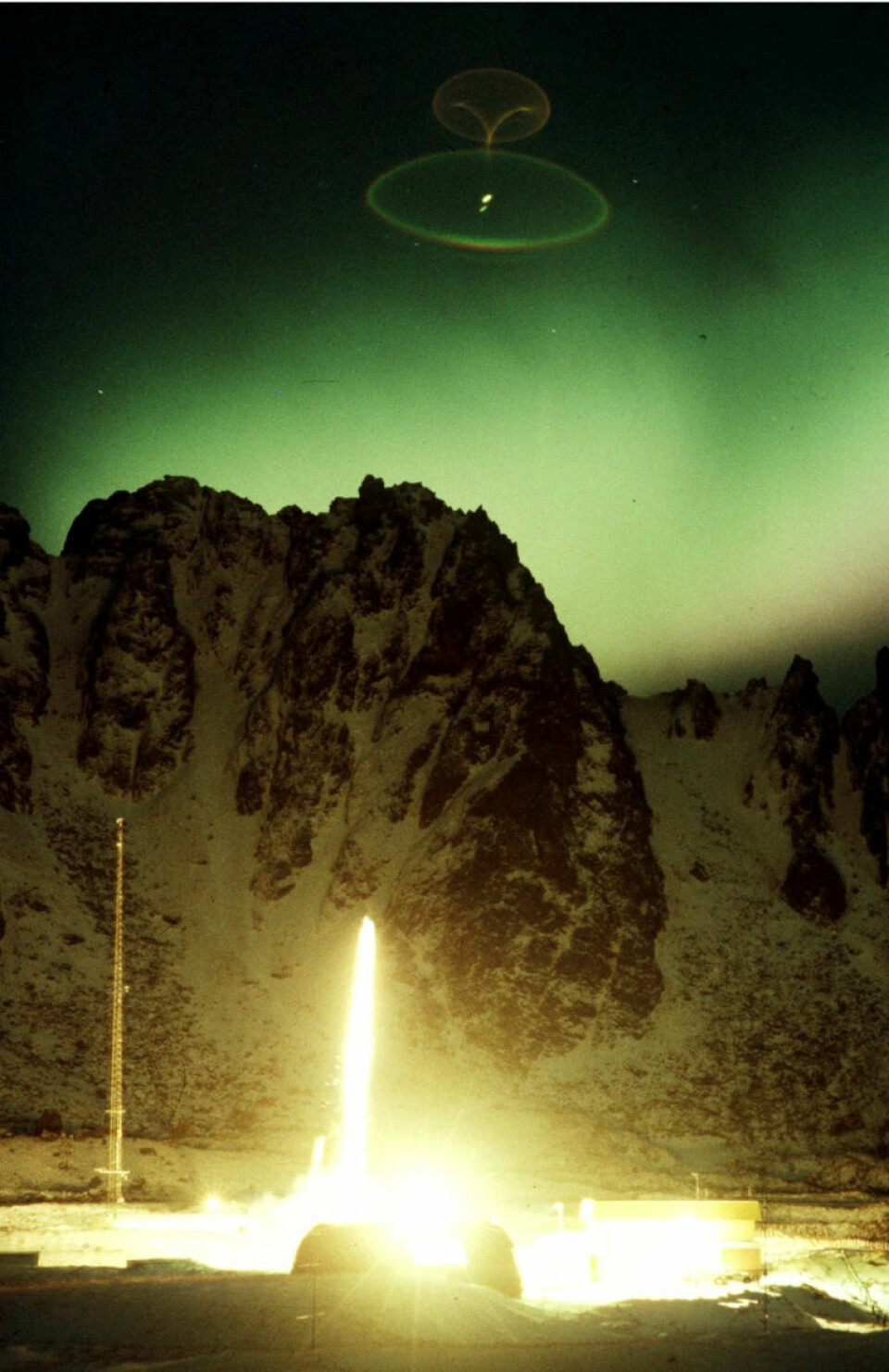 Forskningsrakett skytes opp fra Andøya rakettskytefelt. (Foto: Terje Mortensen, NTB Scanpix)