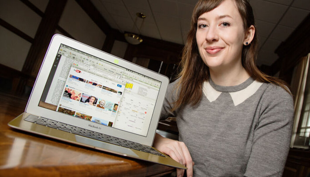 Brittany Duff (bildet) og Sela Sar fant ut at videoreklame var like effektiv når forsøkspersonene konsentrerte seg om noe annet, i alle fall hvis de var typiske multitaskere, folk som tar inn mange inntrykk på en gang. De fant også ut at multitasking virker best når du er i godt humør. (Foto: L. Brian Stauffer, University of Illinois) Brittany Duff (bildet) og Sela Sar fant ut at videoreklame var like effektiv når forsøkspersonene konsentrerte seg om noe annet, i alle fall hvis de var typiske multitaskere, folk som tar inn mange inntrykk på en gang. De fant også ut at multitasking virker best når du er i godt humør. (Foto: L. Brian Stauffer, University of Illinois)