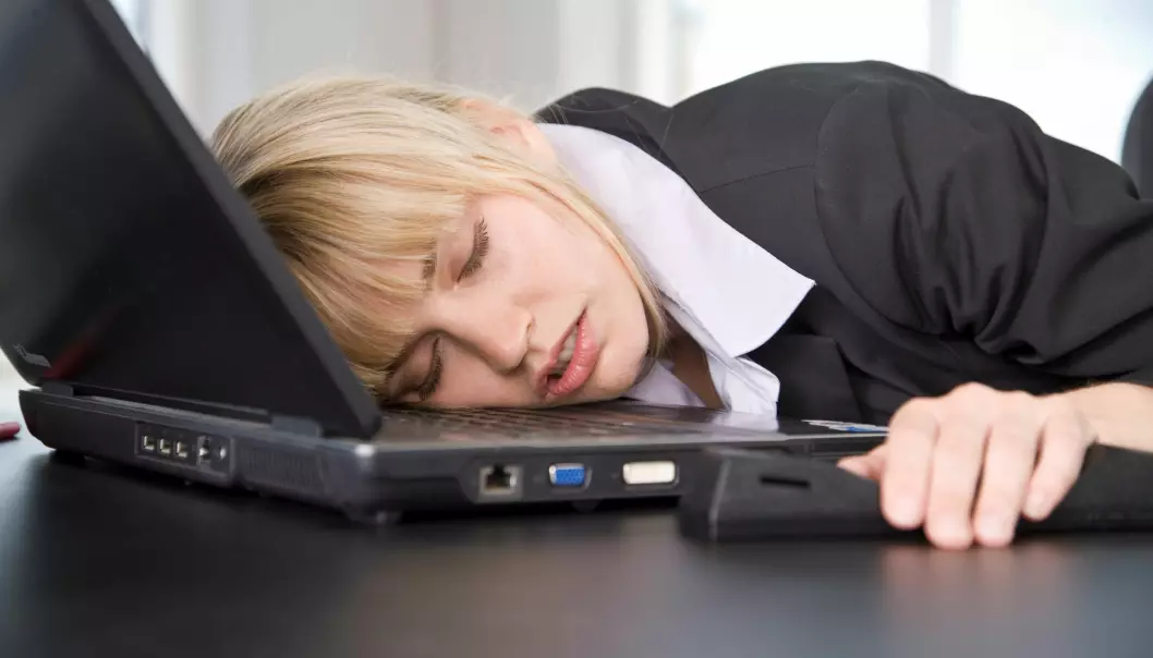 Sovner du over arbeidet om kvelden, er det kanskje et tegn på at jobben går ut over fritida. (Foto: Colourbox)