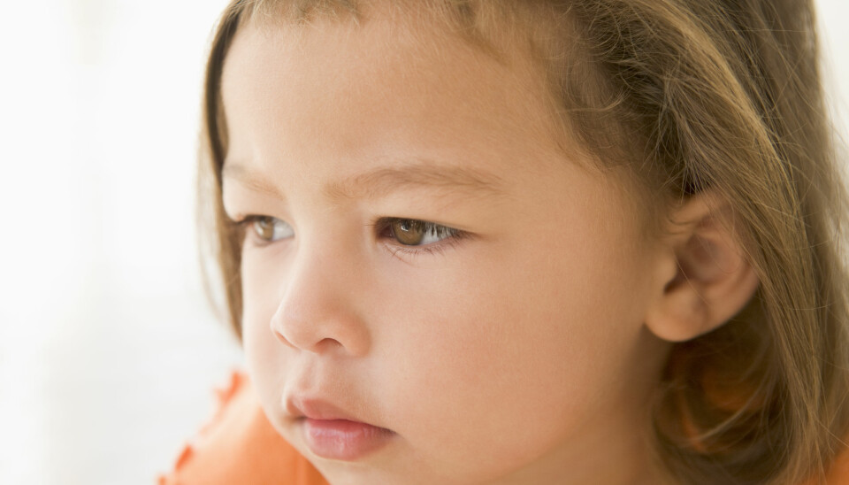 Barns hjerne kan ta skade av manglende omsorg tidlig i livet. (Illustrasjonsfoto: Colourbox)