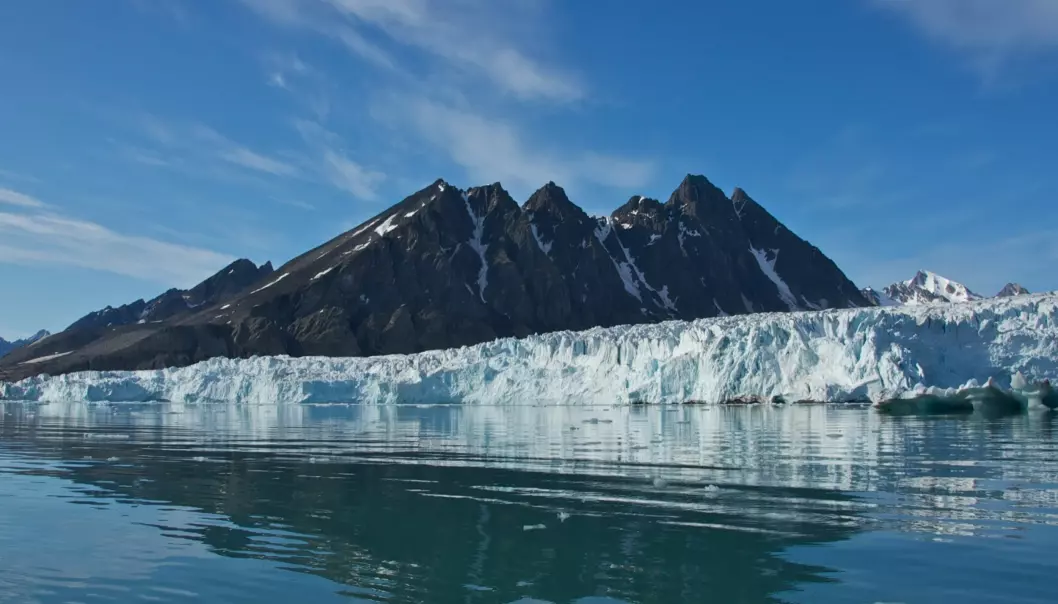 Siden årtusenskiftet har store deler av Barentshavet og Svalbards vestkyst vært isfrie vinterstid. (Foto: Microstock)