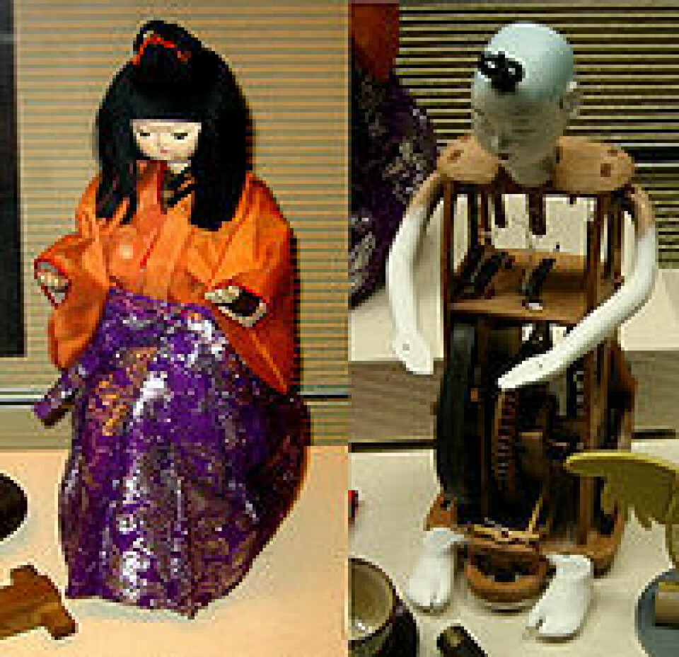 En karakuri-dukke som serverer te, også sett innenfra. Dukken, som er fra 1800-tallet, står utstilt på National Museum of Nature and Science i Tokyo. (Foto: National Museum of Nature and Science, Tokyo)
