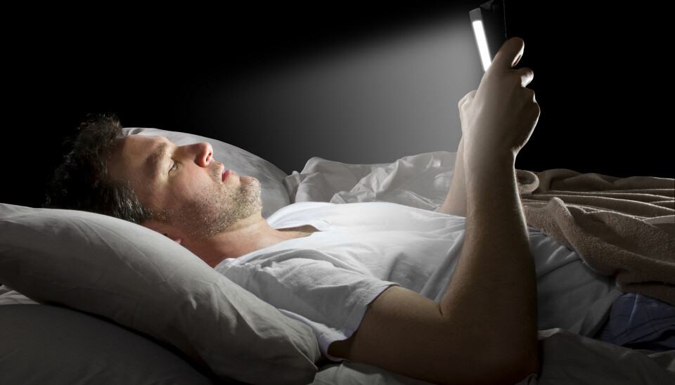 Skjermlys kan stjele viktig nattesøvn, og forstyrre døgnrytmen. (Illustrasjonsfoto: Microstock)