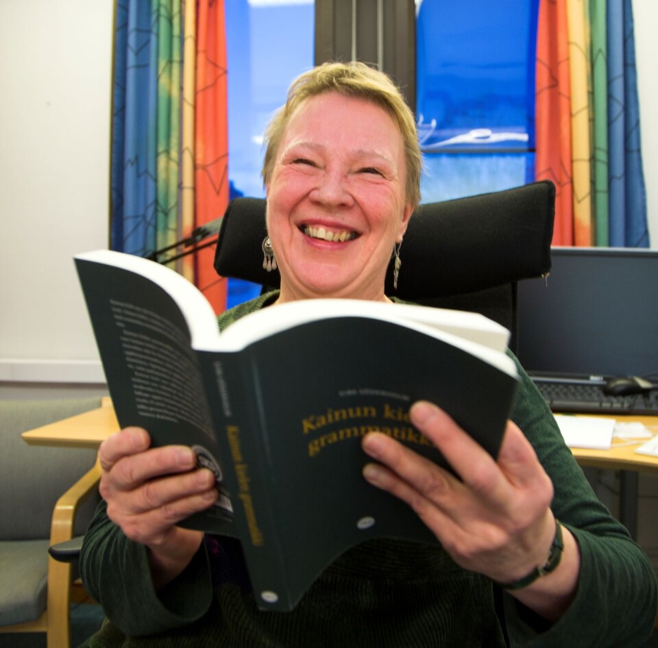 Den største utfordringen for Eira Söderholm i arbeidet med å skrive en kvensk grammatikkbok har vært ta kvensk er et muntlig språk med flere lokale variasjoner. (Foto: Stig Brøndbo)