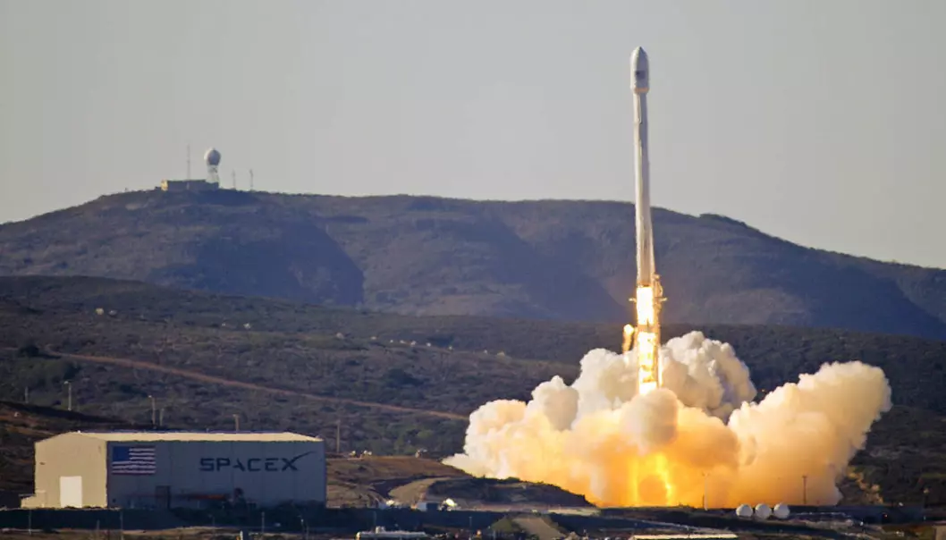 Første oppskytning av Falcon 9 i 2013. (Foto: SpaceX)