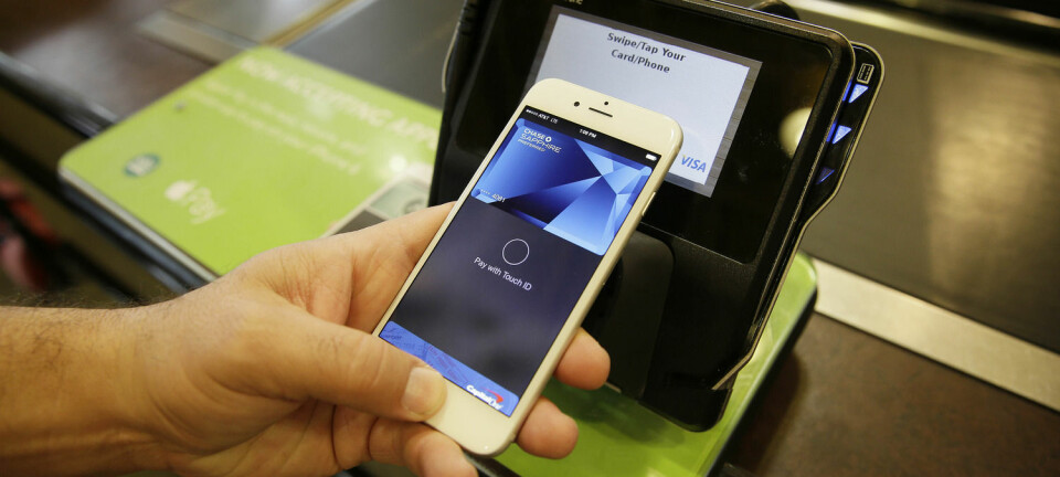Betaling med mobilen er en av de første, store NFC-tjenestene som kan sparke fart i utviklingen på feltet. (Foto: Eric Risberg Credit/Ap)