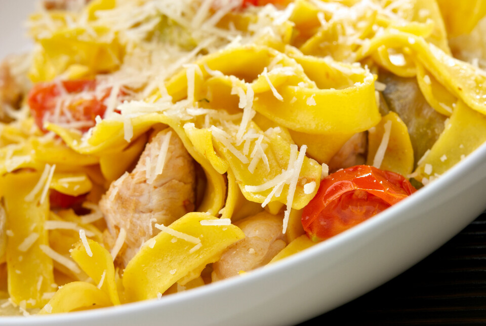 De fleste av oss tror nok at når en matvare er kokt, så er den trygg. Men sporedannende bakterier kan overleve høy temperatur i pasta og ris.  (Foto: Colourbox)