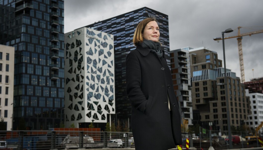 Et av målene for Fjordbyen er å åpne opp mellom fjorden og byen til glede for hele Oslos befolkning. – Fjordbyen legger ikke til rette for et sosialt mangfold, sier forsker Heidi Bergsli ved Høgskolen i Oslo og Akerhus. (Foto: Benjamin A. Ward, HiOA) Et av målene for Fjordbyen er å åpne opp mellom fjorden og byen til glede for hele Oslos befolkning. – Fjordbyen legger ikke til rette for et sosialt mangfold, sier forsker Heidi Bergsli ved Høgskolen i Oslo og Akerhus. (Foto: Benjamin A. Ward, HiOA)
