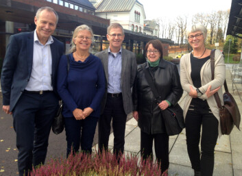 Sentrale på konferansen: Programstyrelederne Kåre Birger Hagen (Klinisk forskning) og Signe Flottorp (HelseOmsorg), pasientforskeren Maarten de Wit fra VU Medical Centre Amsterdam, programdirektør Jean R. Slutsky fra PCORI, avdelingsdirektør Mari Nes fra Forskningsrådet. (Foto: BR Media) Sentrale på konferansen: Programstyrelederne Kåre Birger Hagen (Klinisk forskning) og Signe Flottorp (HelseOmsorg), pasientforskeren Maarten de Wit fra VU Medical Centre Amsterdam, programdirektør Jean R. Slutsky fra PCORI, avdelingsdirektør Mari Nes fra Forskningsrådet. (Foto: BR Media)