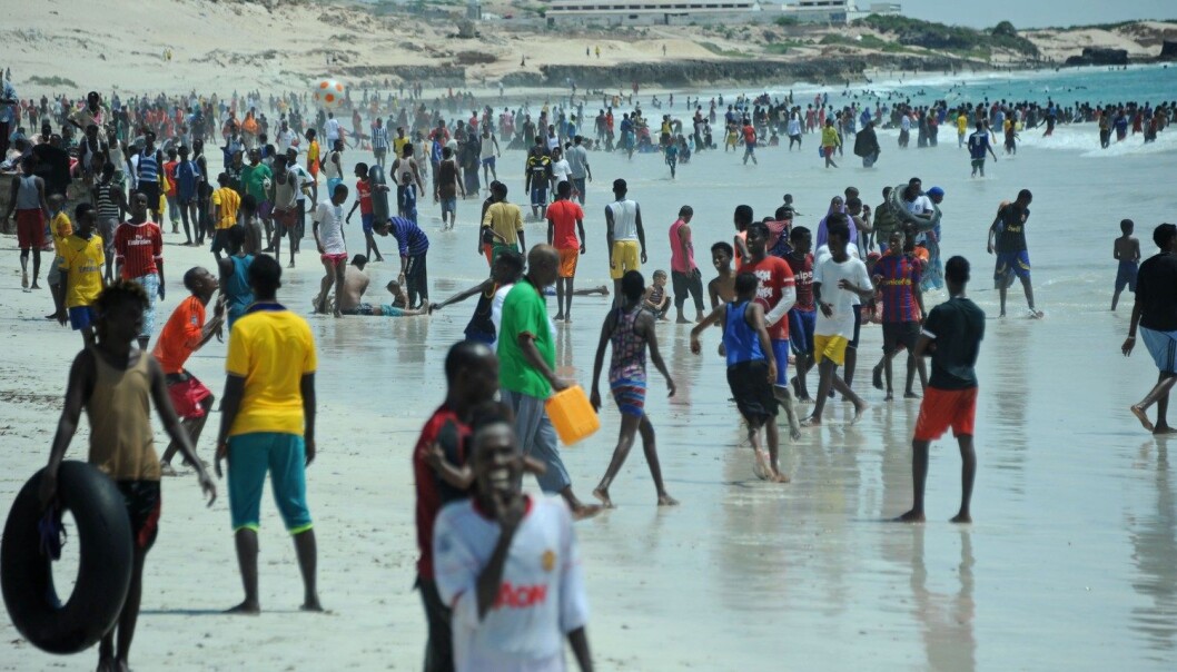 Den norske bistanden må rettes mot de riktige institusjonene og de riktige personene, skriver kronikkforfatteren. Her fra stranden utenfor Mogadishu i Somalia. (Foto: Afp) Den norske bistanden må rettes mot de riktige institusjonene og de riktige personene, skriver kronikkforfatteren. Her fra stranden utenfor Mogadishu i Somalia. (Foto: Afp)