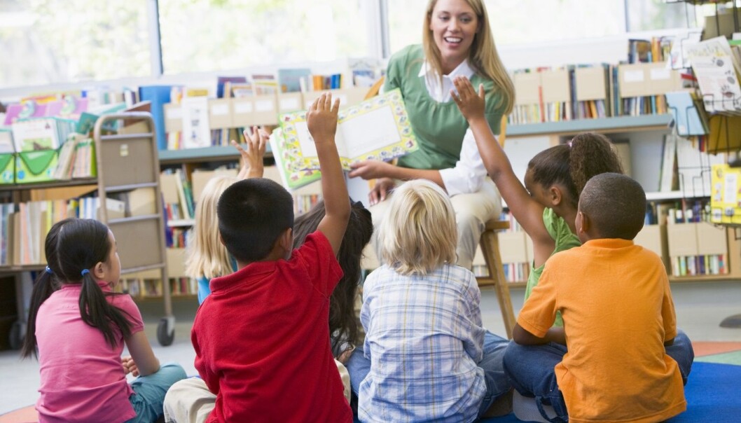 – Resultatene fra denne studien viser at skolen bør strukturere og intensivere språkopplæringen for elever som ikke kan godt nok norsk, sier Jannicke Karlsen. (Foto: Microstock) – Resultatene fra denne studien viser at skolen bør strukturere og intensivere språkopplæringen for elever som ikke kan godt nok norsk, sier Jannicke Karlsen. (Foto: Microstock)