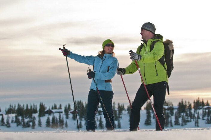 Det tradisjonelle friluftslivet lever videre, om enn i mer moderne klær. Mange går fortsatt på ski, slik nordmenn gjorde før. (Foto: Terje Rakke/Nordic life - Visitnorway.com) Det tradisjonelle friluftslivet lever videre, om enn i mer moderne klær. Mange går fortsatt på ski, slik nordmenn gjorde før. (Foto: Terje Rakke/Nordic life - Visitnorway.com)