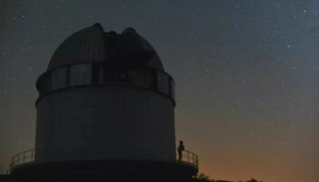 Stjernene på himmelen over Nordisk optisk teleskop på La Palma, Kanariøyene.  (Foto: Håkon Dahle)
