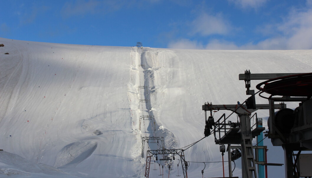 Folgefonna skisenter, hvor målingene fant sted. Ifølge gravimeteret har 7 meter med is forsvunnet på de siste 9 årene. (Foto: Vegard ophaug, NMBU) Folgefonna skisenter, hvor målingene fant sted. Ifølge gravimeteret har 7 meter med is forsvunnet på de siste 9 årene. (Foto: Vegard ophaug, NMBU)