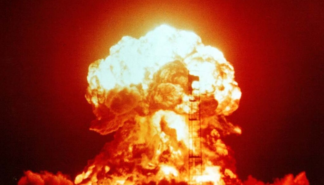 En stor testprøvesprengning i Nevada-ørkenen i 1953, med en sprengkraft på 23 kilotonn. Hiroshimabomben var på 16 kilotonn. (Foto: National Nuclear Security Administration) En stor testprøvesprengning i Nevada-ørkenen i 1953, med en sprengkraft på 23 kilotonn. Hiroshimabomben var på 16 kilotonn. (Foto: National Nuclear Security Administration)