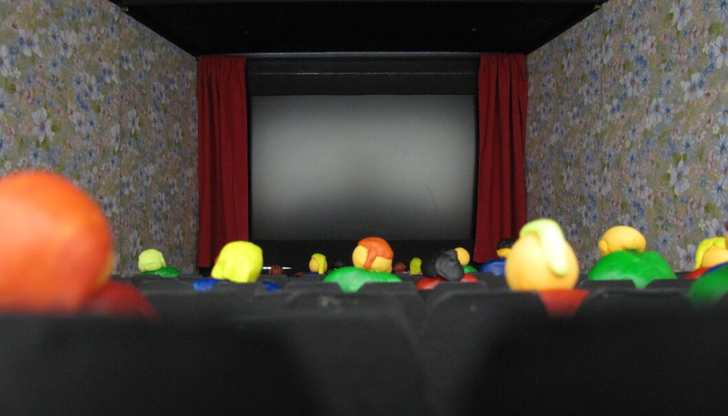 Kinomiljøet har meir å seie for filmopplevinga enn skjermstorleiken. Slik såg det ut for sjåarane som fekk filmen servert på miniatyr-kino med ein PC-skjerm i staden for lerret. (Foto: Andreas Baranowski) Kinomiljøet har meir å seie for filmopplevinga enn skjermstorleiken. Slik såg det ut for sjåarane som fekk filmen servert på miniatyr-kino med ein PC-skjerm i staden for lerret. (Foto: Andreas Baranowski)