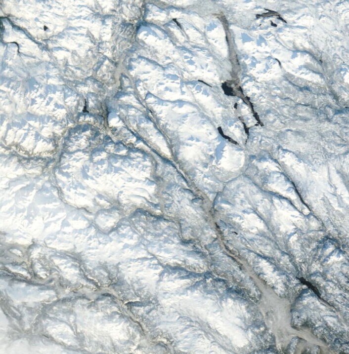 Mye snø å se da NASAs satellitt Terra fant et hull i skydekket over Sør-Norge 26. november. (Bilde: NASA Terra MODIS) Mye snø å se da NASAs satellitt Terra fant et hull i skydekket over Sør-Norge 26. november. (Bilde: NASA Terra MODIS)