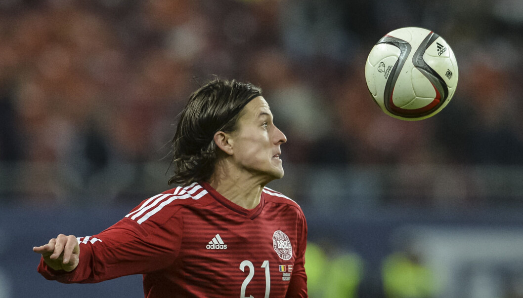 Den danske fotballspilleren Lasse Vibe lurer seg selv til å tro mer på egen kompetanse, og det får ham til å score flere mål, mener han. Denne sesongen scoret han i 75 prosent av kampene han spilte i den svenske ligaen, for IFK Göteborg. (Photo: Andreea Alexandru, AP Photo/Mediafax) Den danske fotballspilleren Lasse Vibe lurer seg selv til å tro mer på egen kompetanse, og det får ham til å score flere mål, mener han. Denne sesongen scoret han i 75 prosent av kampene han spilte i den svenske ligaen, for IFK Göteborg. (Photo: Andreea Alexandru, AP Photo/Mediafax)