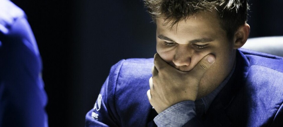 Magnus Carlsen (bildet) og Viswanathan Anand spiller det ellevte partiet i sjakk-VM søndag. (Foto: Berit Roald / NTB scanpix)