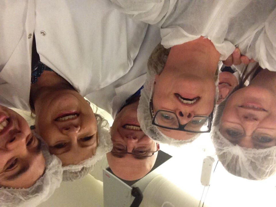 En entusiastisk statsminister på besøk ved Kavli-instituttet ved NTNU. Selfie ved Anne Steenstrup-Duch.