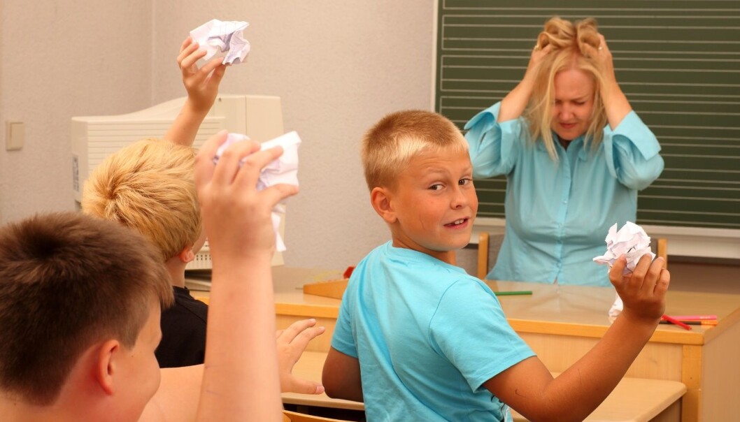 Kva skal vi gjere med bråkmakaren? Sette den vesle fyren aleine i eit stille rom med spesiallærar, lite møblar og dempa fargar eller ause på med meir støy? Det siste, ifølgje læringsforskar Göran Söderlund frå Høgskulen i Sogn og Fjordane. (Foto: Microstock) Kva skal vi gjere med bråkmakaren? Sette den vesle fyren aleine i eit stille rom med spesiallærar, lite møblar og dempa fargar eller ause på med meir støy? Det siste, ifølgje læringsforskar Göran Söderlund frå Høgskulen i Sogn og Fjordane. (Foto: Microstock)