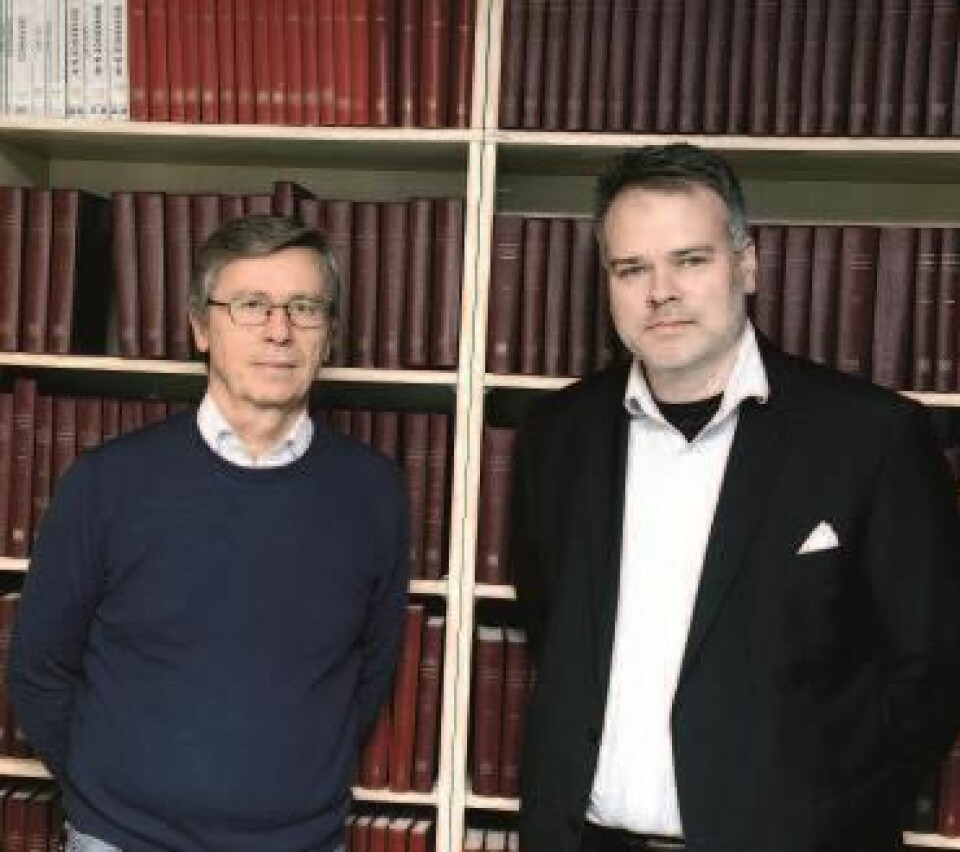 Professor Jan Tore Klovland ved NHH og Lars Fredrik Øksendal, forsker i Norges Bank. (Foto: Helge Skodvin)
