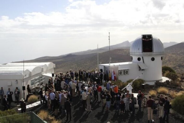 Det nye SONG-teleskopet er bygget som en del av et eksisterende observatorium på Tenerife – Observatorio del Teide. (Foto: Lise Brix) Det nye SONG-teleskopet er bygget som en del av et eksisterende observatorium på Tenerife – Observatorio del Teide. (Foto: Lise Brix)