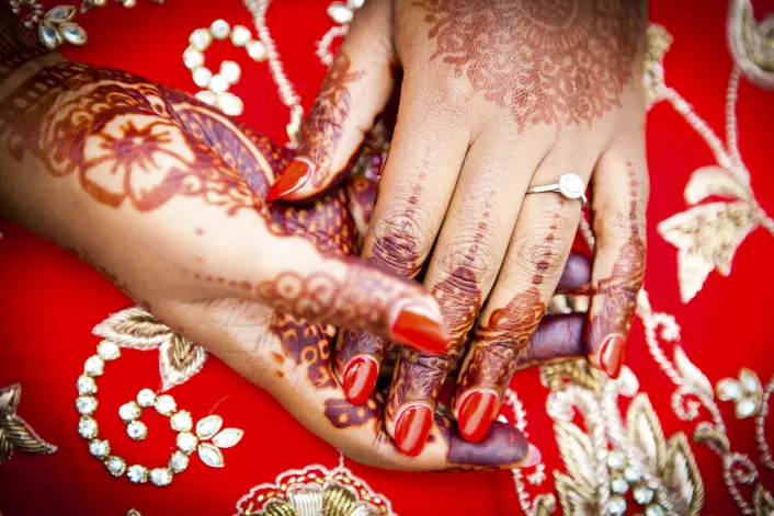 Om lag 5 prosent av pakistanske 21-årige jenter i Norge er nå gifte. En tredel av pakistanske 30 år gamle kvinner i Norge er nå ikke gift.  (Illustrasjonsfoto: iStock)