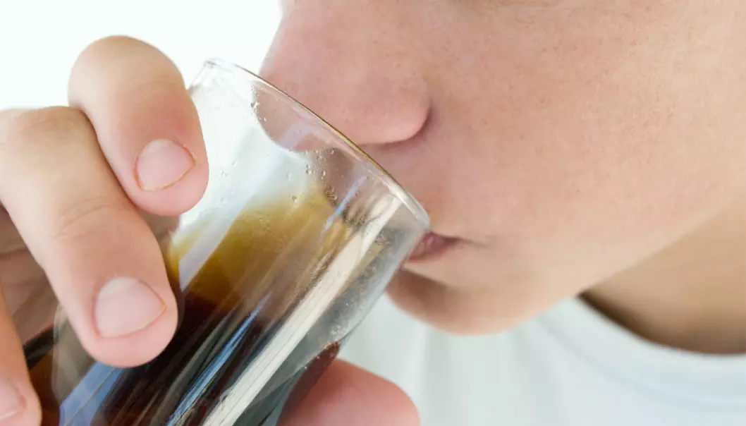 De personene som drakk mye sukkerholdig brus, hadde eldre celler enn de som drakk lettbrus eller juice. (Foto: Colourbox)