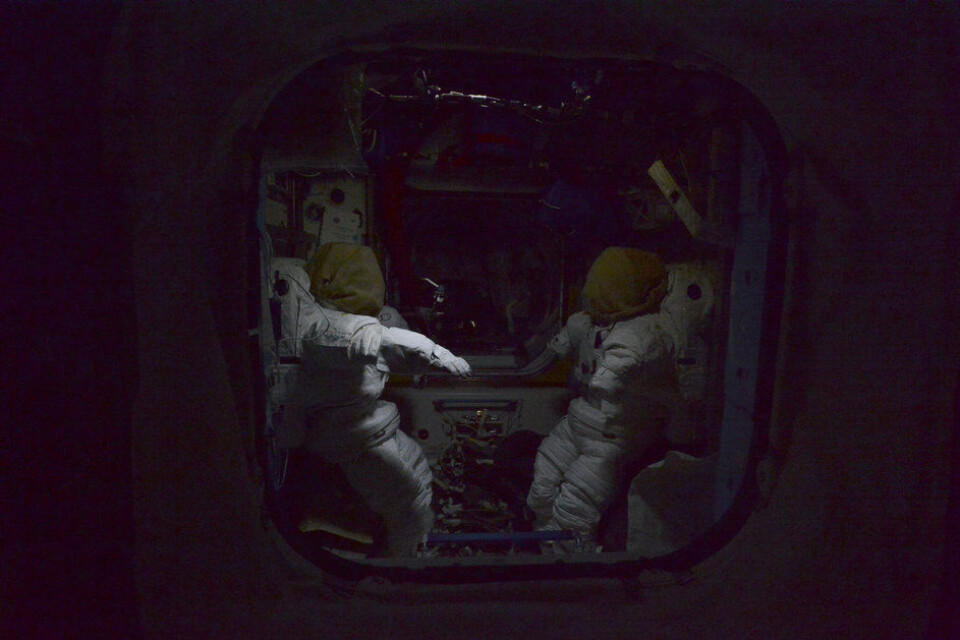 Halloween-stemning på den internasjonale romstasjonen i oktober 2014. (Foto: ESA) Halloween-stemning på den internasjonale romstasjonen i oktober 2014. (Foto: ESA)