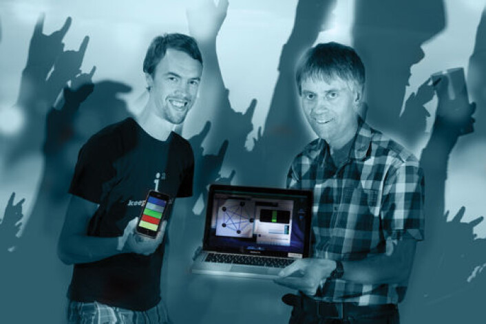Ved hjelp av et enkelt brukergrensesnitt på telefonen kan du selv bestemme hvordan du vil bevege deg igjennom de musikalske overgangene i en komposisjon, forteller Kristian Nymoen (t.v.) og professor Jim Tørresen. (Foto: Yngve Vogt/Hanne Utigard/Colourbox) Ved hjelp av et enkelt brukergrensesnitt på telefonen kan du selv bestemme hvordan du vil bevege deg igjennom de musikalske overgangene i en komposisjon, forteller Kristian Nymoen (t.v.) og professor Jim Tørresen. (Foto: Yngve Vogt/Hanne Utigard/Colourbox)