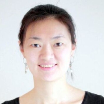 - Vi arbeider nært med industrien, og hjelper dei å utvikle ny teknologi. Vi kan skreddarsy kuler til ulik bruk, seier Jianying He, ei av 17 forskarar ved NTNUs eliteprogram. (Foto: NTNU) - Vi arbeider nært med industrien, og hjelper dei å utvikle ny teknologi. Vi kan skreddarsy kuler til ulik bruk, seier Jianying He, ei av 17 forskarar ved NTNUs eliteprogram. (Foto: NTNU)