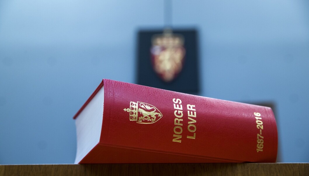 Flere blir dømt til tvungent psykisk helsevern samtidig som helsevesenet sliter med å finne et tilbud til dem som blir erklært friske slik at dommen opphører, skriver Aftenposten. På fem år har antall dømte til særreaksjonen gått fra 141 til 215. (Foto: Berit Roald, NTB scanpix) Flere blir dømt til tvungent psykisk helsevern samtidig som helsevesenet sliter med å finne et tilbud til dem som blir erklært friske slik at dommen opphører, skriver Aftenposten. På fem år har antall dømte til særreaksjonen gått fra 141 til 215. (Foto: Berit Roald, NTB scanpix)