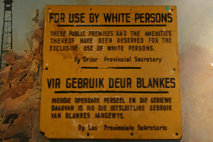 Sør-Afrikas segregeringspraksiser under Apartheid-regimet bestemte hvor folk kunne bevege seg, hvor de kunne sitte, spise, jobbe og bo. (Foto: Oda Eiken Maraire) Sør-Afrikas segregeringspraksiser under Apartheid-regimet bestemte hvor folk kunne bevege seg, hvor de kunne sitte, spise, jobbe og bo. (Foto: Oda Eiken Maraire)