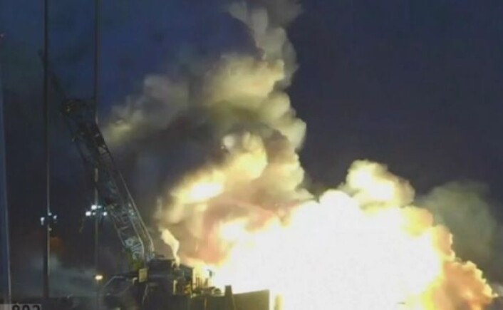 "So you're a rocket scientist - that don't impress me much ..." (Bilde: NASA TV) "So you're a rocket scientist - that don't impress me much ..." (Bilde: NASA TV)