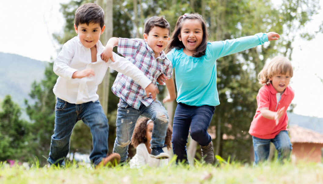 Den frie leken er under press, mener forskere. I dag skal leken skal ha et formål, enten at barna blir flinkere til noe, eller at de får mosjon. (Foto: Microstock) Den frie leken er under press, mener forskere. I dag skal leken skal ha et formål, enten at barna blir flinkere til noe, eller at de får mosjon. (Foto: Microstock)