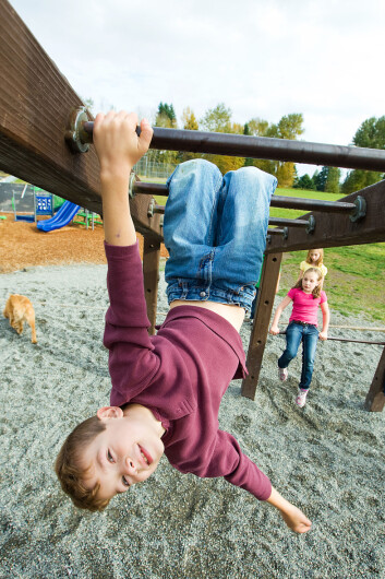 Barn har godt av lek der de tar litt sjanser. (Foto: Microstock) Barn har godt av lek der de tar litt sjanser. (Foto: Microstock)