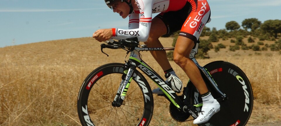 Matthias Brändle skal i kveld prøve seg på timerekorden på sykkel. Inne på velodromen slipper han vinden han kjemper mot her, i Vuelta e Espana i 2011. (Foto: Colourbox)