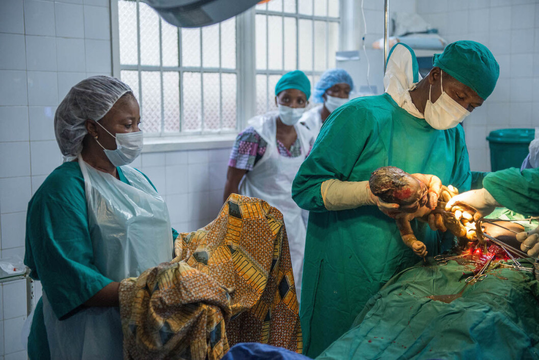 A happy ending from an emergency C-section performed CapaCare graduate Ibrahim M. Sessay at Kenema Hospital in Sierra Leone. (Photo: Magnus Endal, CapaCare) A happy ending from an emergency C-section performed CapaCare graduate Ibrahim M. Sessay at Kenema Hospital in Sierra Leone. (Photo: Magnus Endal, CapaCare)
