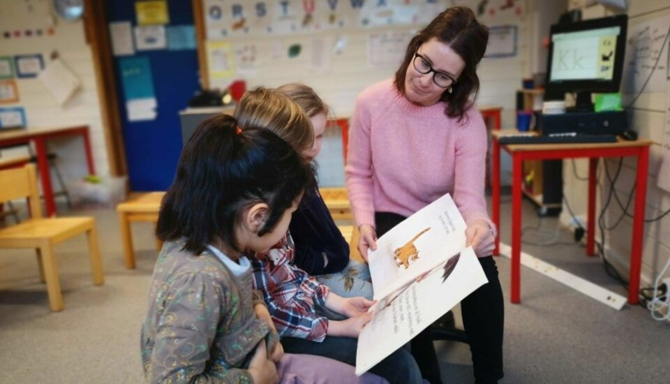 A new study shows that when students feel well-liked by the teacher, it also affects how well they develop their literacy skills. For the teacher Kristin Kraft Kavli, these findings make sense. (Photo: Elisabeth Rongved, UiS)