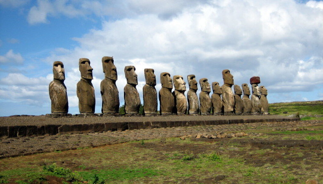 Moai-statuer på Påskeøya. (Foto: Ian Sewell/Creative commons) Moai-statuer på Påskeøya. (Foto: Ian Sewell/Creative commons)