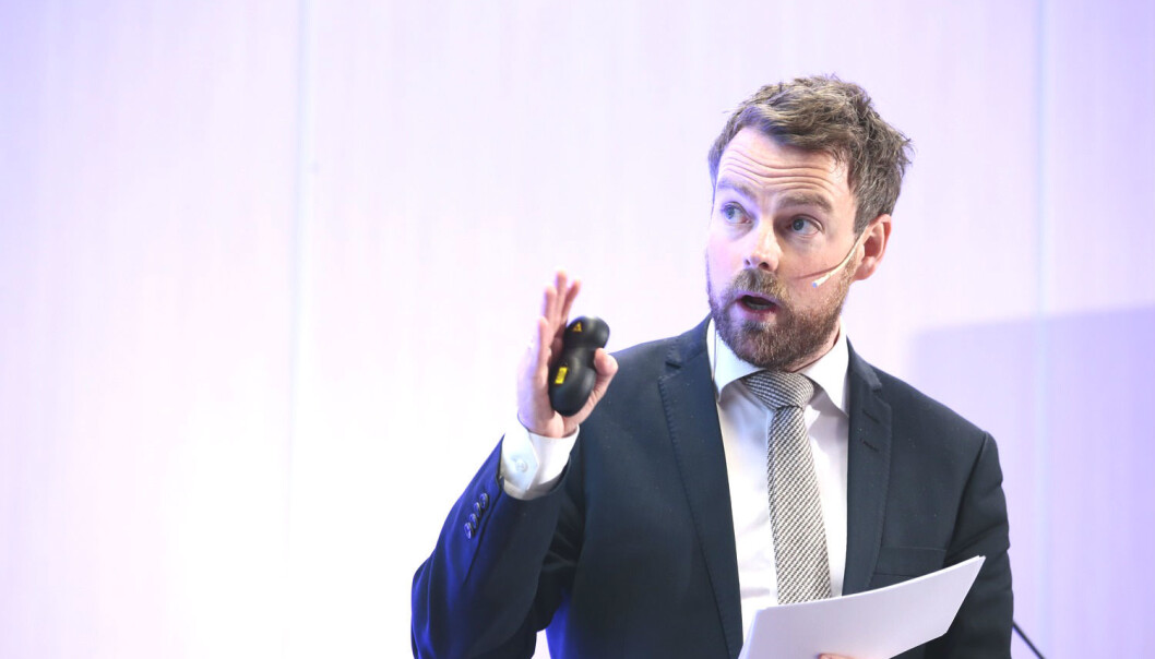Kunnskapsminister Torbjørn Røe Isaksen overlater avgjørelsen til Stortinget hvorvidt utenlandske studenter skal betale skolepenger eller ei. (Foto: Foto: Håkon Mosvold Larsen, NTB scanpix) Kunnskapsminister Torbjørn Røe Isaksen overlater avgjørelsen til Stortinget hvorvidt utenlandske studenter skal betale skolepenger eller ei. (Foto: Foto: Håkon Mosvold Larsen, NTB scanpix)