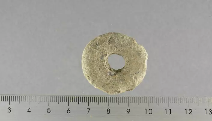Spinnehjul av bly funnet i Fauske kommune. Ts15792.2
