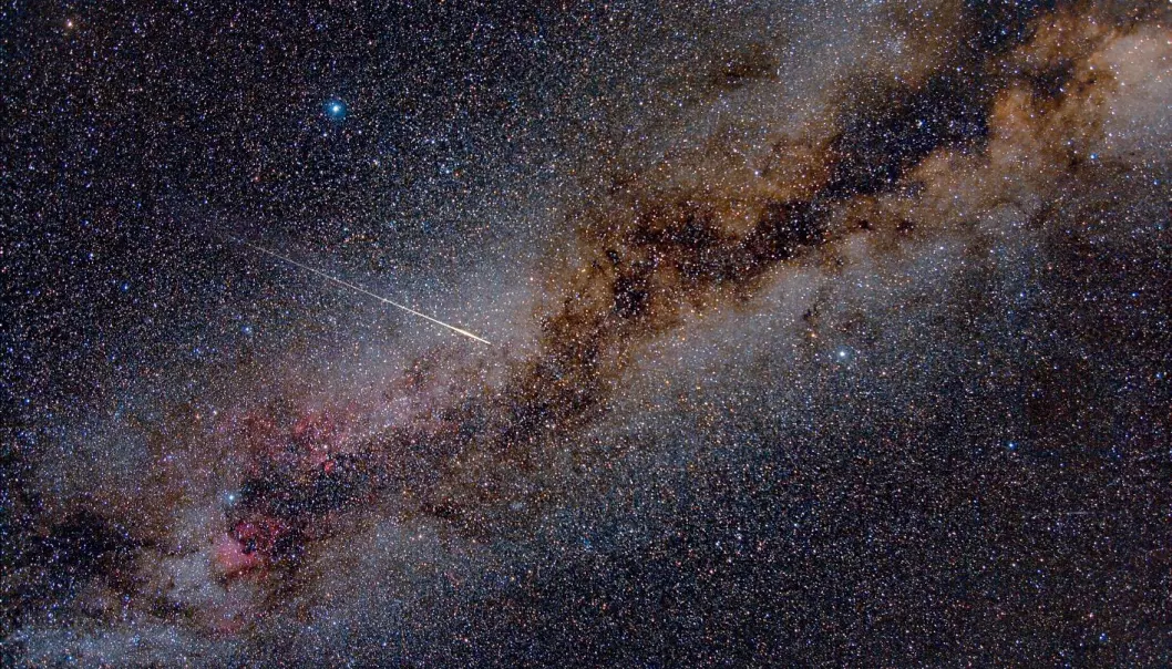En meteor passerer Melkeveien.  (Foto: Microstock)